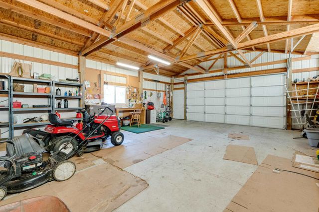 9513 W Nelson Dr, Nine Mile Falls, WA 99026