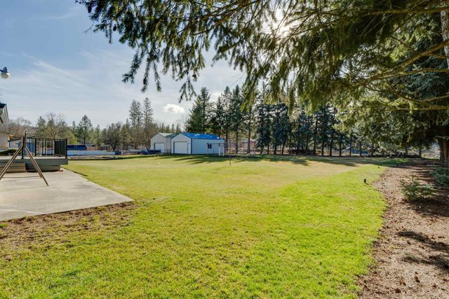 9513 W Nelson Dr, Nine Mile Falls, WA 99026