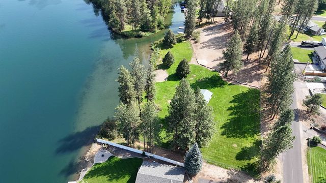 9513 W Nelson Dr, Nine Mile Falls, WA 99026
