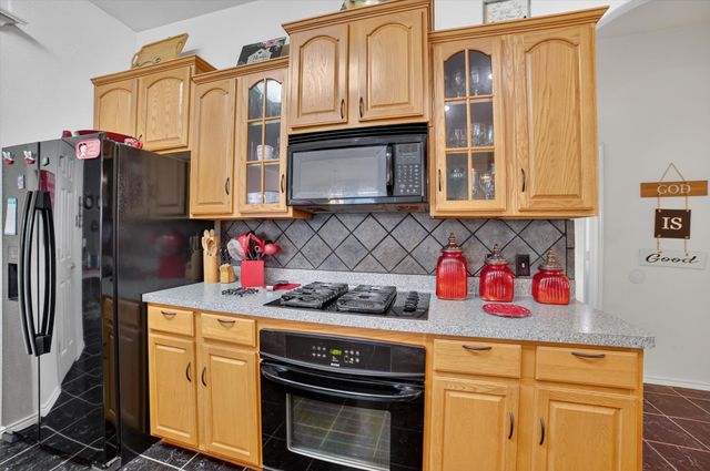 909 Trinity Drive, Lancaster, TX 75146