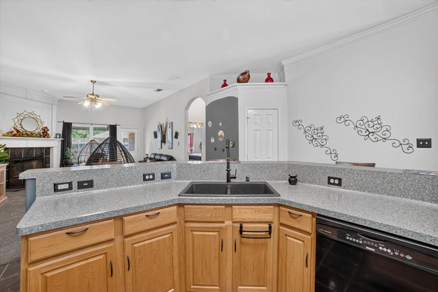909 Trinity Drive, Lancaster, TX 75146