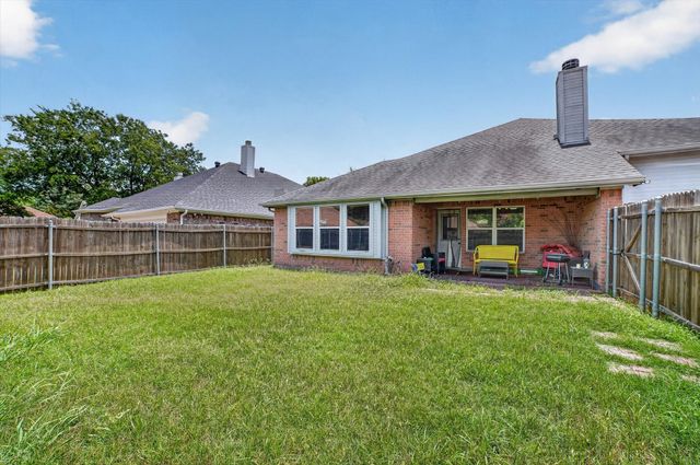 909 Trinity Drive, Lancaster, TX 75146