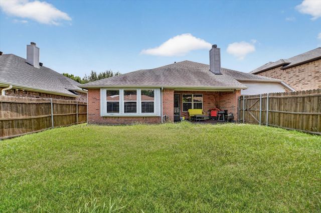 909 Trinity Drive, Lancaster, TX 75146
