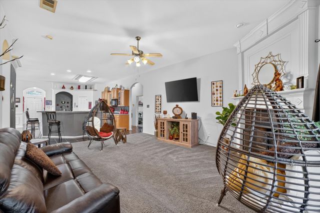 909 Trinity Drive, Lancaster, TX 75146
