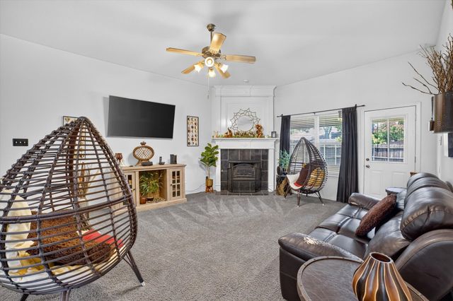 909 Trinity Drive, Lancaster, TX 75146