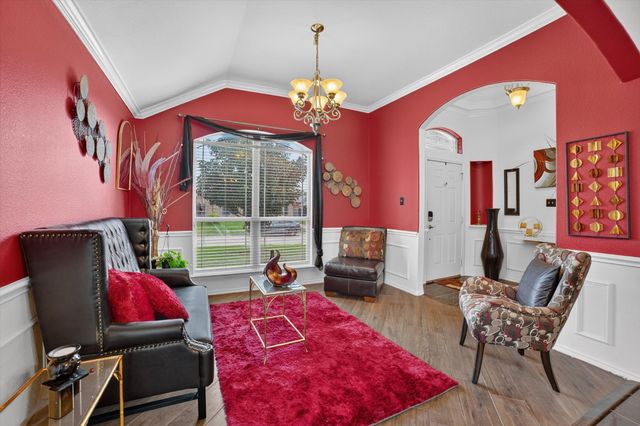 909 Trinity Drive, Lancaster, TX 75146