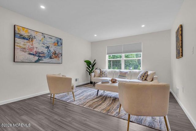 16 Second Lane, Manchester, NJ 08759