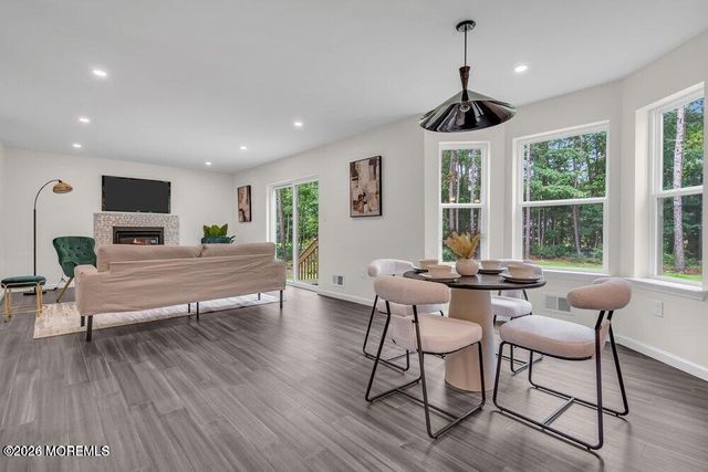 16 Second Lane, Manchester, NJ 08759