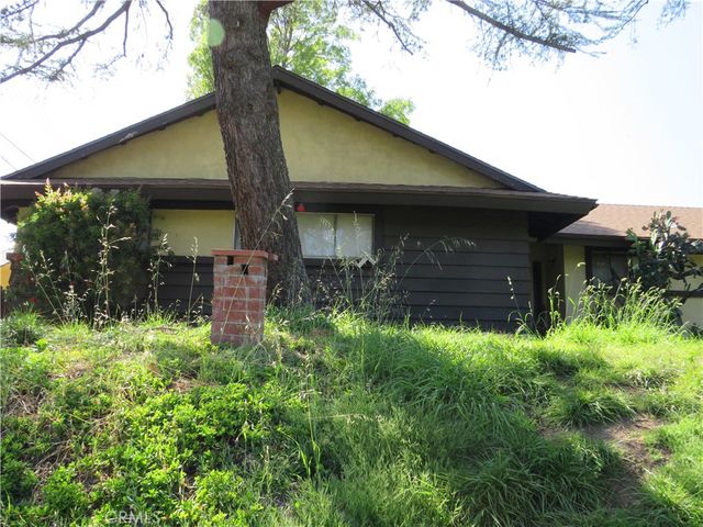 11323 Zelzah, Granada Hills, CA 91344