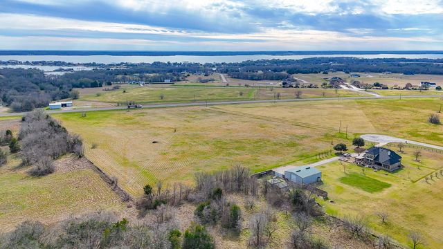 285 Cowboy Way, Corsicana, TX 75109