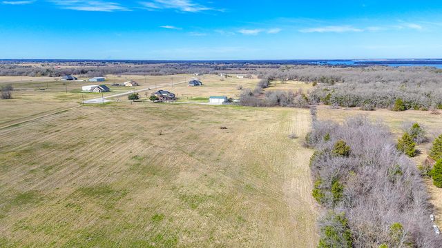 285 Cowboy Way, Corsicana, TX 75109