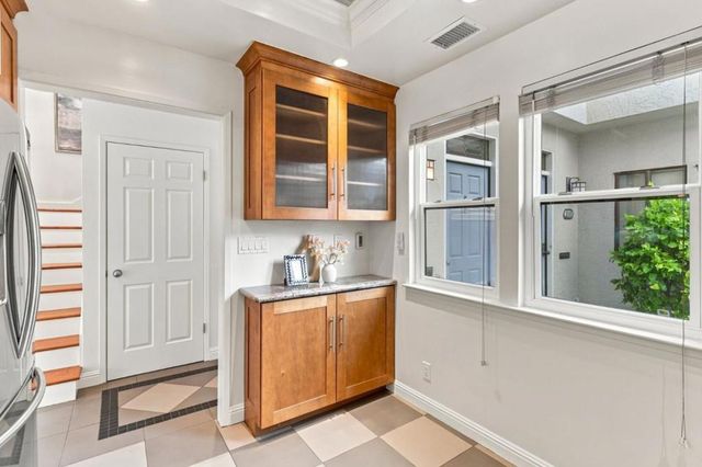 216 8th Avenue, San Mateo, CA 94401