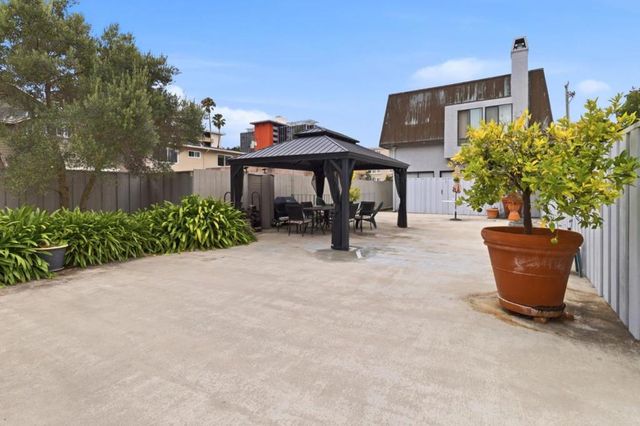 216 8th Avenue, San Mateo, CA 94401