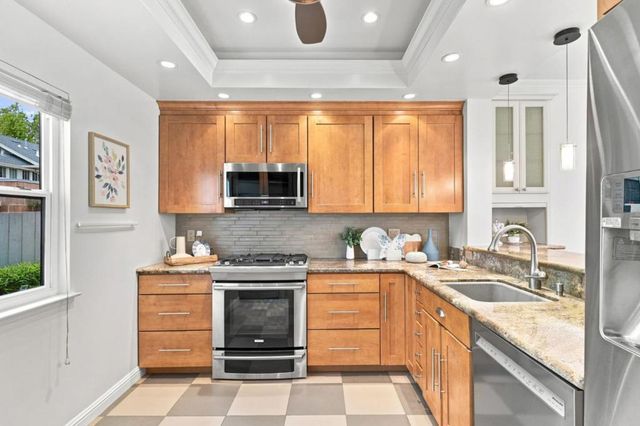 216 8th Avenue, San Mateo, CA 94401