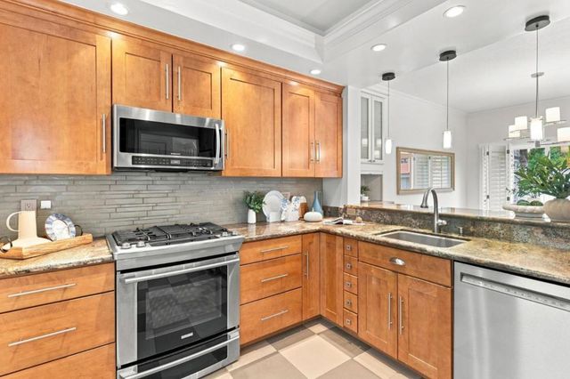 216 8th Avenue, San Mateo, CA 94401
