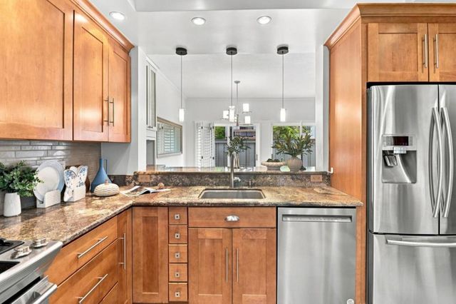 216 8th Avenue, San Mateo, CA 94401