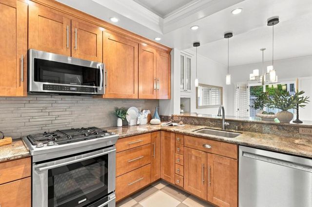 216 8th Avenue, San Mateo, CA 94401