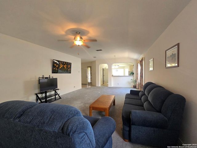 418 Bobcat Hollow, San Antonio, TX 78251