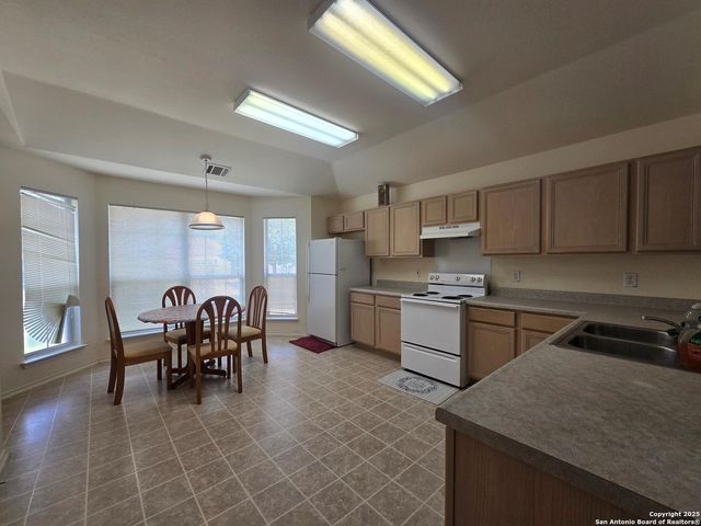 418 Bobcat Hollow, San Antonio, TX 78251