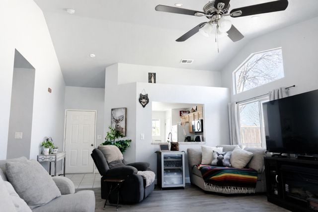 2062 Hastings Dr, Los Banos, CA 93635