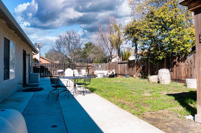 2062 Hastings Dr, Los Banos, CA 93635