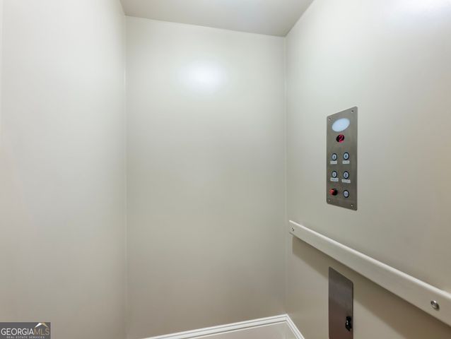 6947 FELLOWSHIP Lane, Flowery Branch, GA 30542