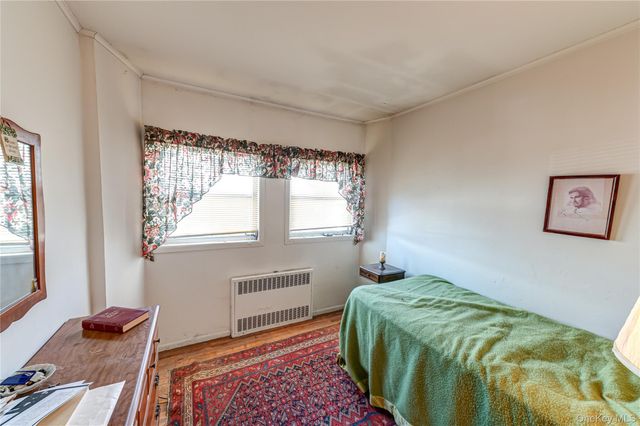 67 Edgewood Road, West Islip, NY 11795