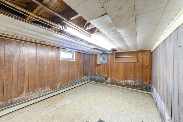 67 Edgewood Road, West Islip, NY 11795