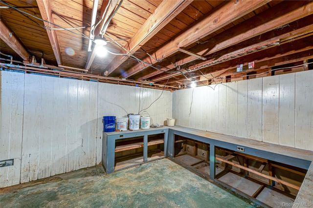 67 Edgewood Road, West Islip, NY 11795