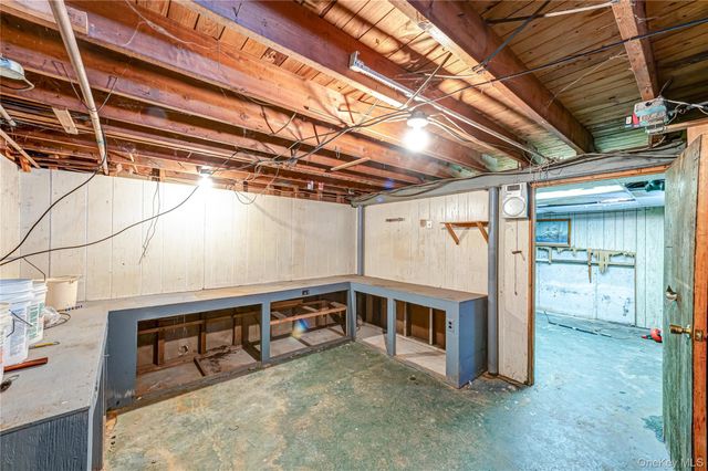 67 Edgewood Road, West Islip, NY 11795