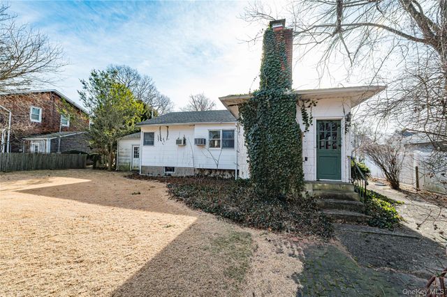 67 Edgewood Road, West Islip, NY 11795