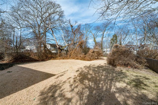 67 Edgewood Road, West Islip, NY 11795