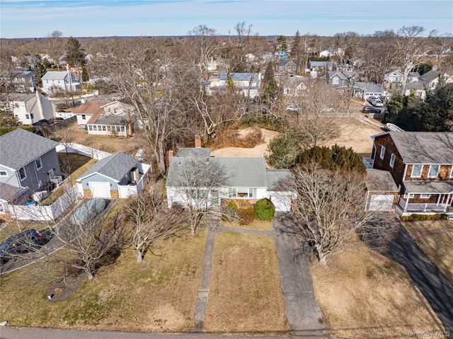 67 Edgewood Road, West Islip, NY 11795