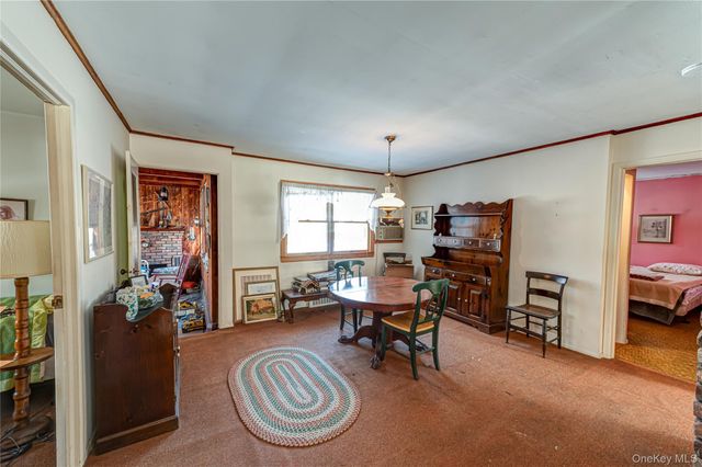 67 Edgewood Road, West Islip, NY 11795