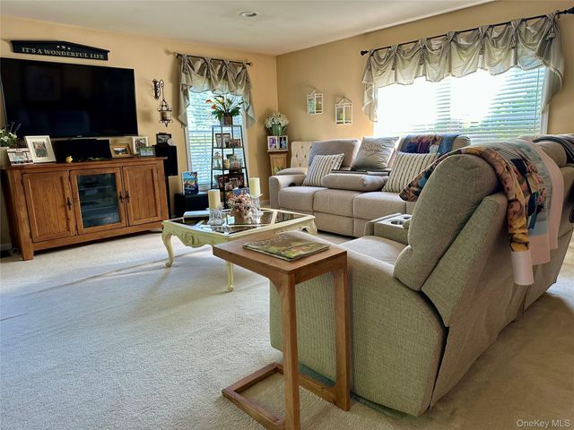 5 Perri Lane, Pawling, NY 12564