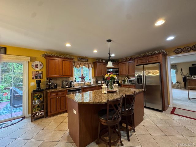 5 Perri Lane, Pawling, NY 12564