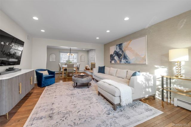 29 3rd Avenue, Port Washington, NY 11050