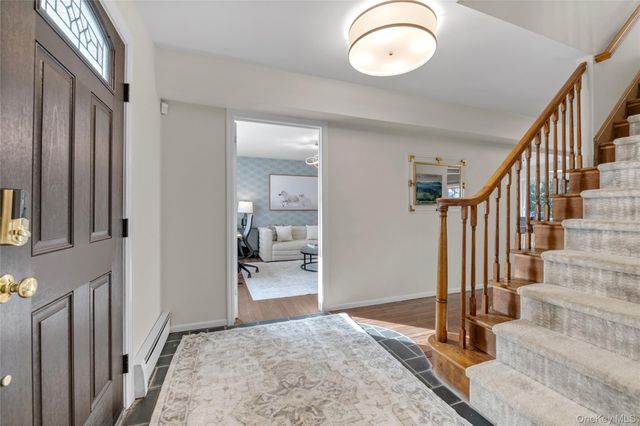 29 3rd Avenue, Port Washington, NY 11050