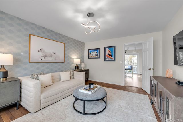 29 3rd Avenue, Port Washington, NY 11050