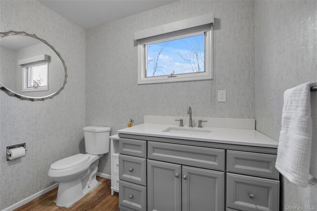 29 3rd Avenue, Port Washington, NY 11050