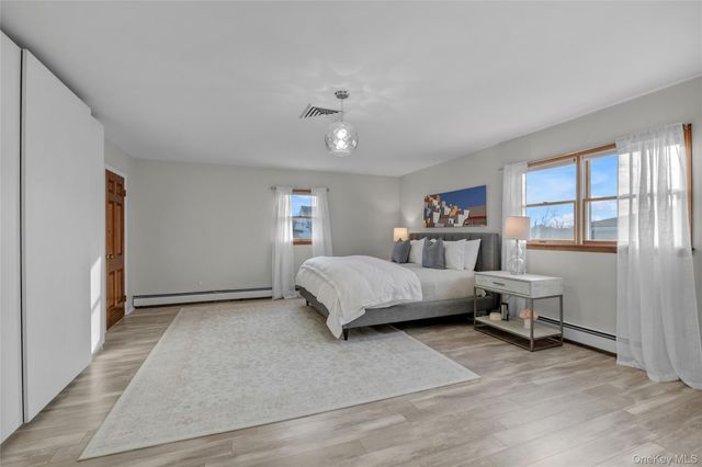 29 3rd Avenue, Port Washington, NY 11050