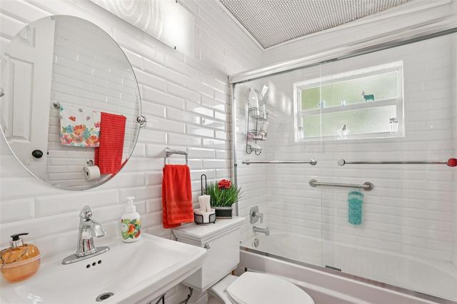 22359 MONTROSE AVENUE, Port Charlotte, FL 33952