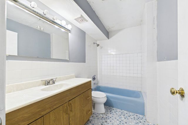 33 Mccormick Ter 39, Stoughton, MA 02072