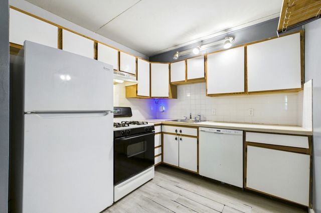 33 Mccormick Ter 39, Stoughton, MA 02072