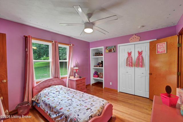 1516 Eskridge Ln, Louisville, KY 40216