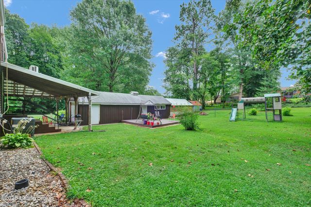 1516 Eskridge Ln, Louisville, KY 40216