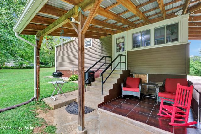 1516 Eskridge Ln, Louisville, KY 40216
