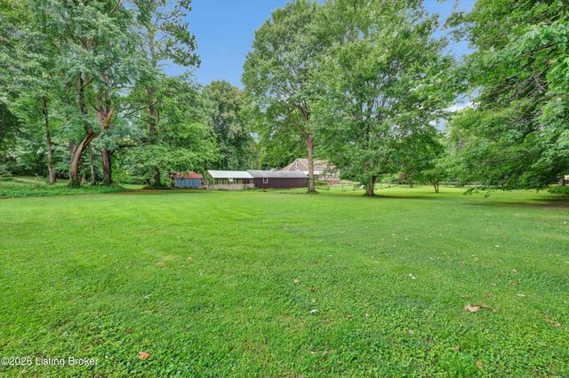 1516 Eskridge Ln, Louisville, KY 40216