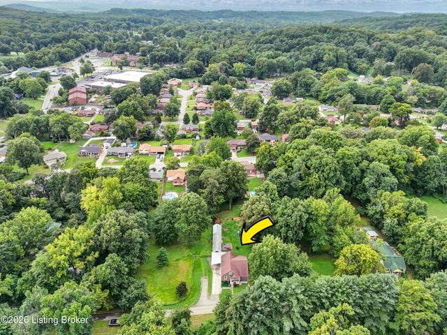 1516 Eskridge Ln, Louisville, KY 40216