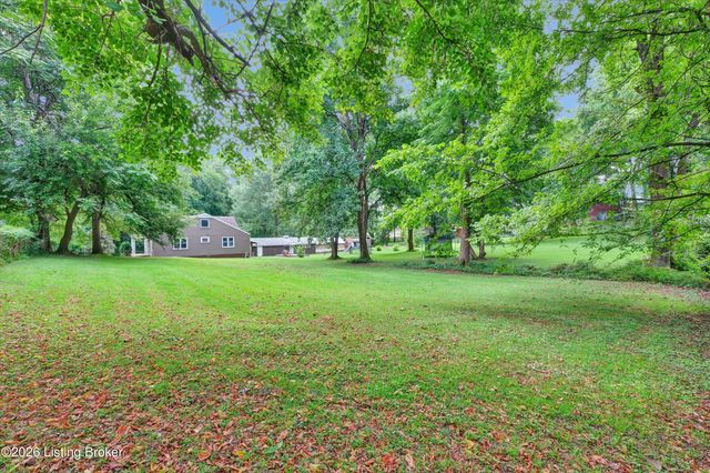 1516 Eskridge Ln, Louisville, KY 40216